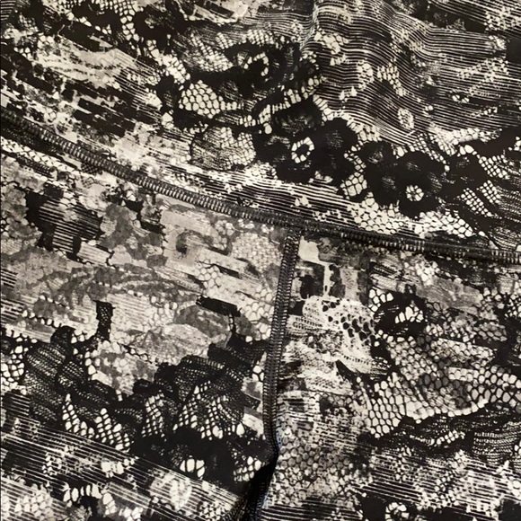 Lululemon Wunder Under 7/8 - Picture 6 of 9